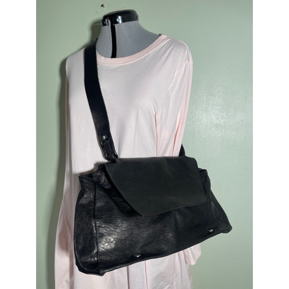 Women's Malloni Black Leather Messenger Bag